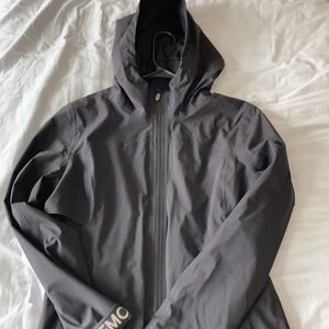 Lululemon Black Rain Rebel Jacket Size 8